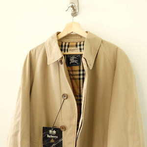 Vintage Burberrys Commander II Trench Coat Made In England NEW WITH TAGS* - L