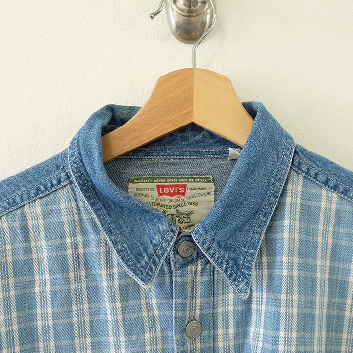 Vintage Levis Denim Button Up Shirt - XL