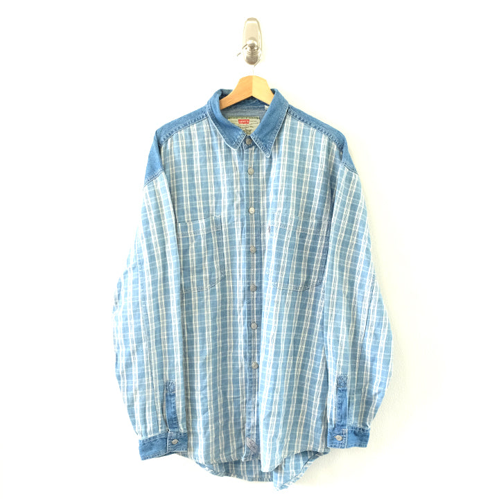 Vintage Levis Denim Button Up Shirt - XL