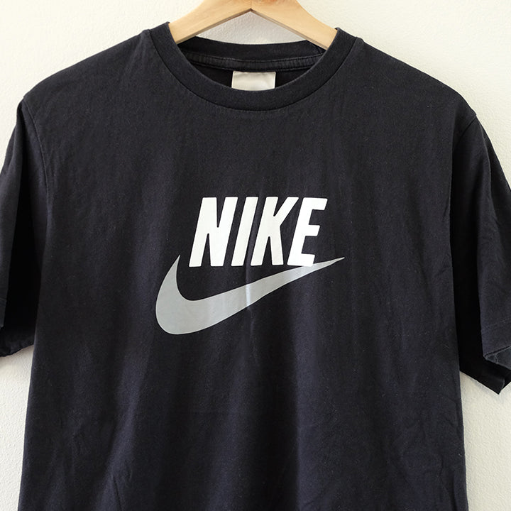 Vintage Nike Logo T-Shirt - M