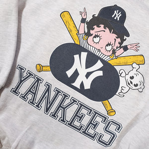 Vintage RARE New York Yankees Betty Boop Spell Out Crewneck - L