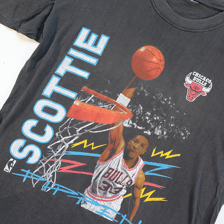 Vintage RARE Scottie Pippen Chicago Bulls Graphic T-Shirt - L