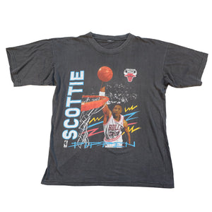 Vintage RARE Scottie Pippen Chicago Bulls Graphic T-Shirt - L